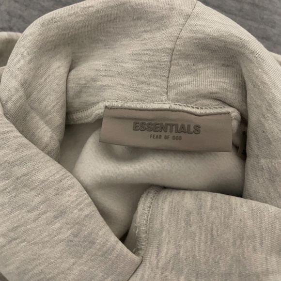 Essential hoodie - Picture 5 of 9